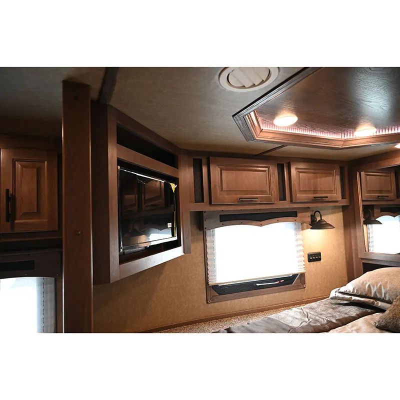 2024 Lakota Bighorn 5 Horse Side Load 16' LQ Triple Axle Integrated Pod