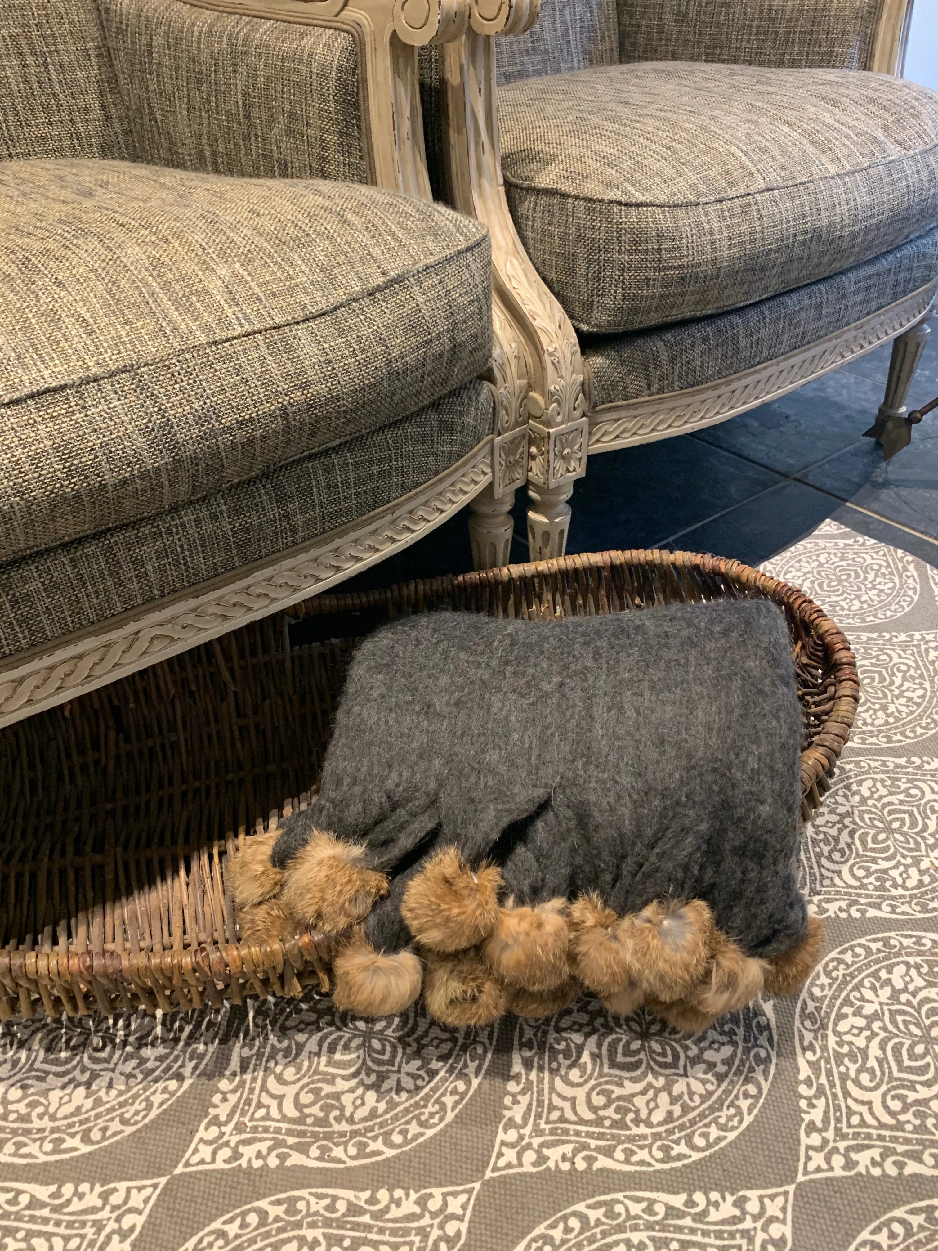 Charcoal Throw with Fur Pompoms