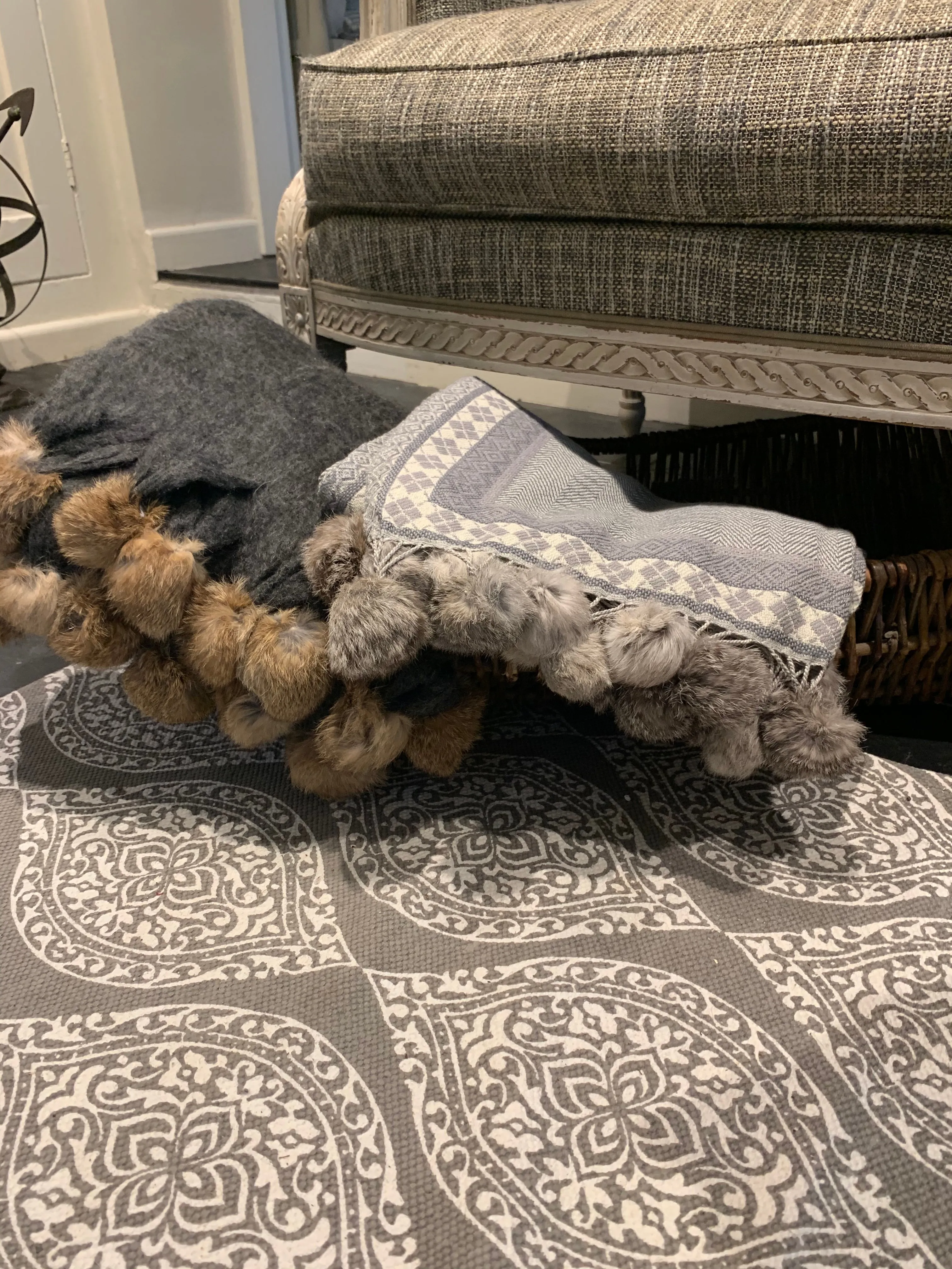 Charcoal Throw with Fur Pompoms