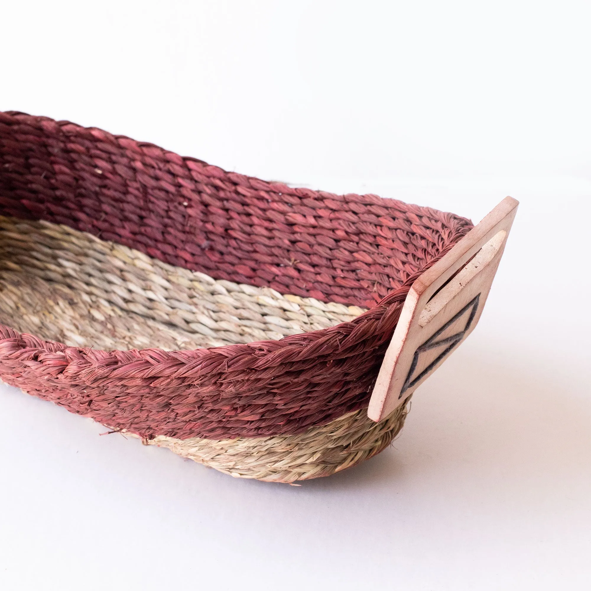 Handwoven sabai grass dual color bread basket