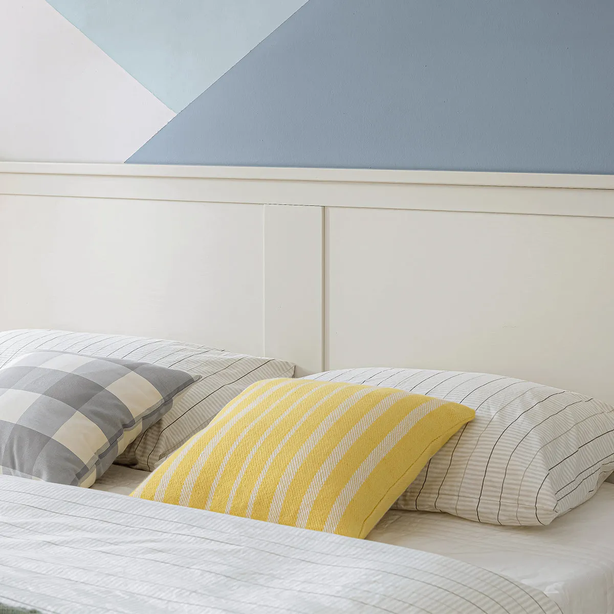 Minimalist Cream Bedset with Matress and Headboard