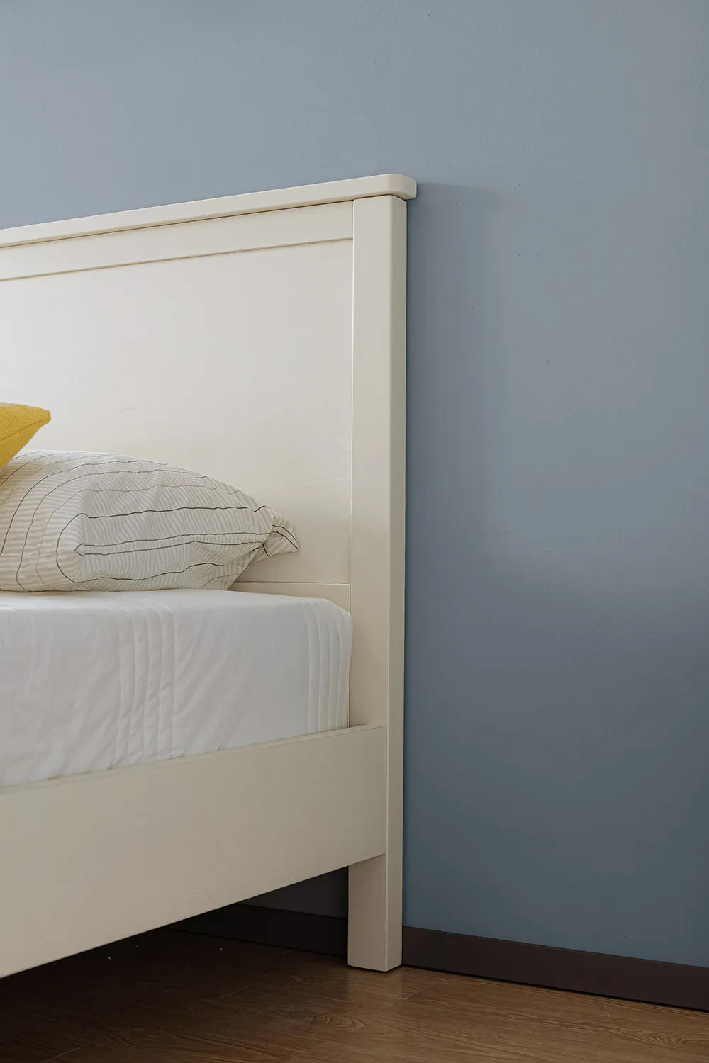 Minimalist Cream Bedset with Matress and Headboard