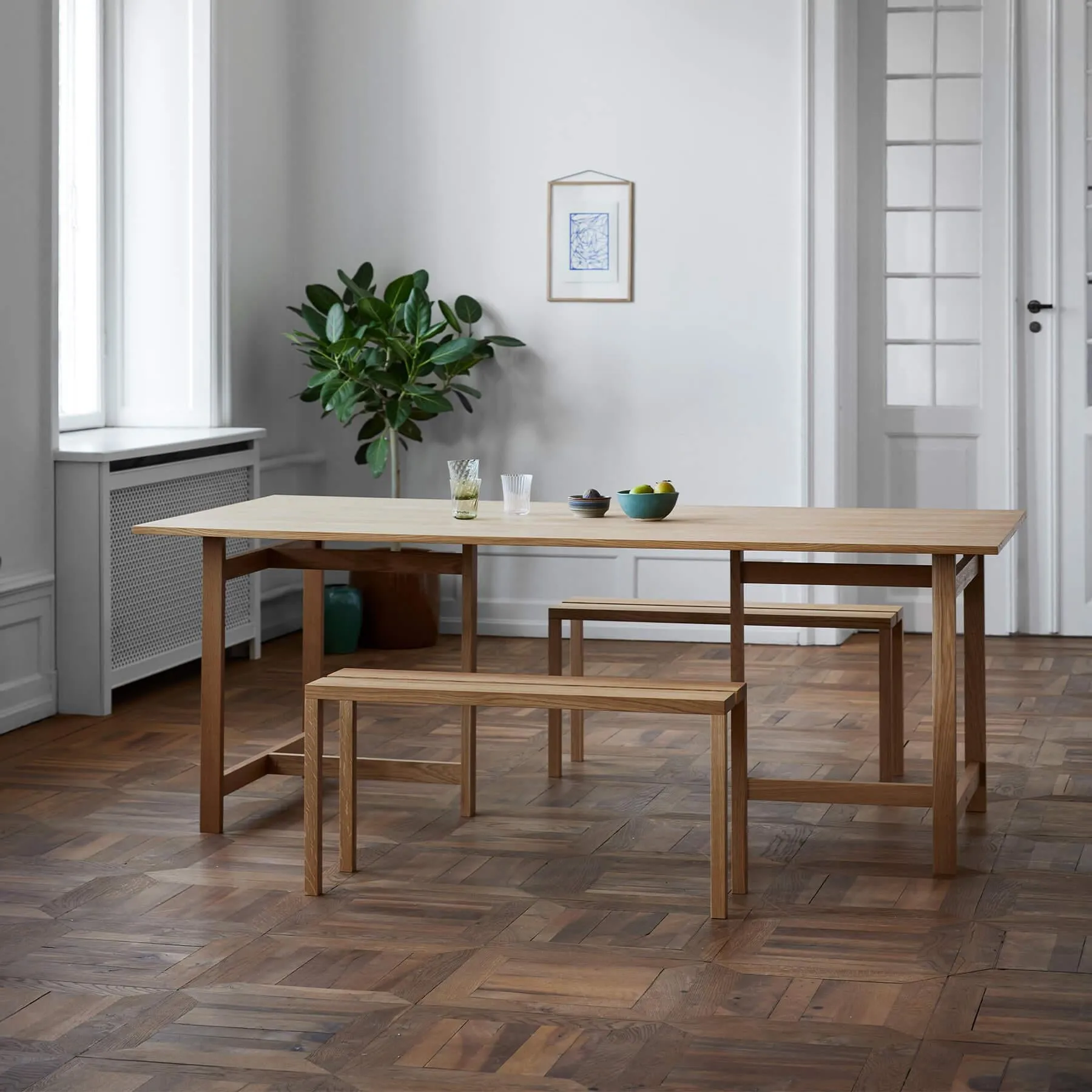 MOEBE Rectangular Dining Table