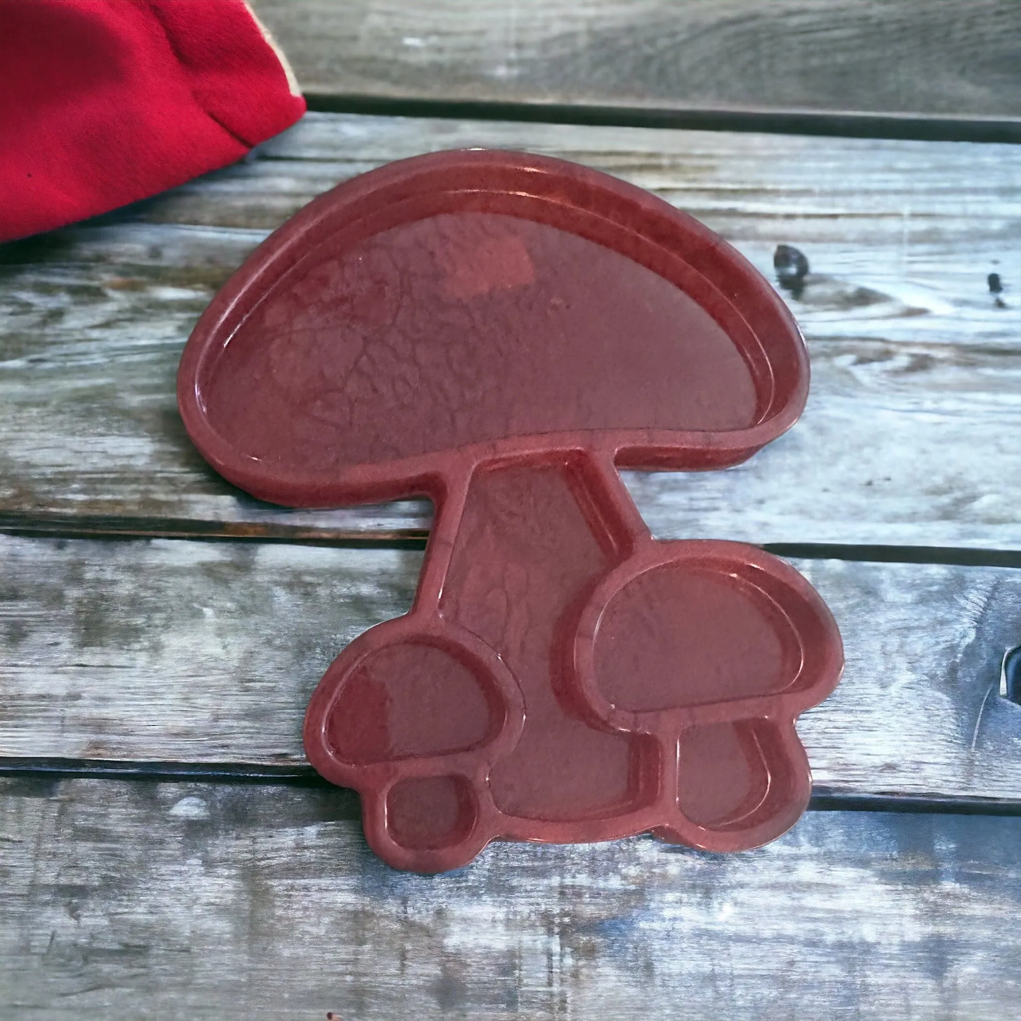 Mushroom dice trays
