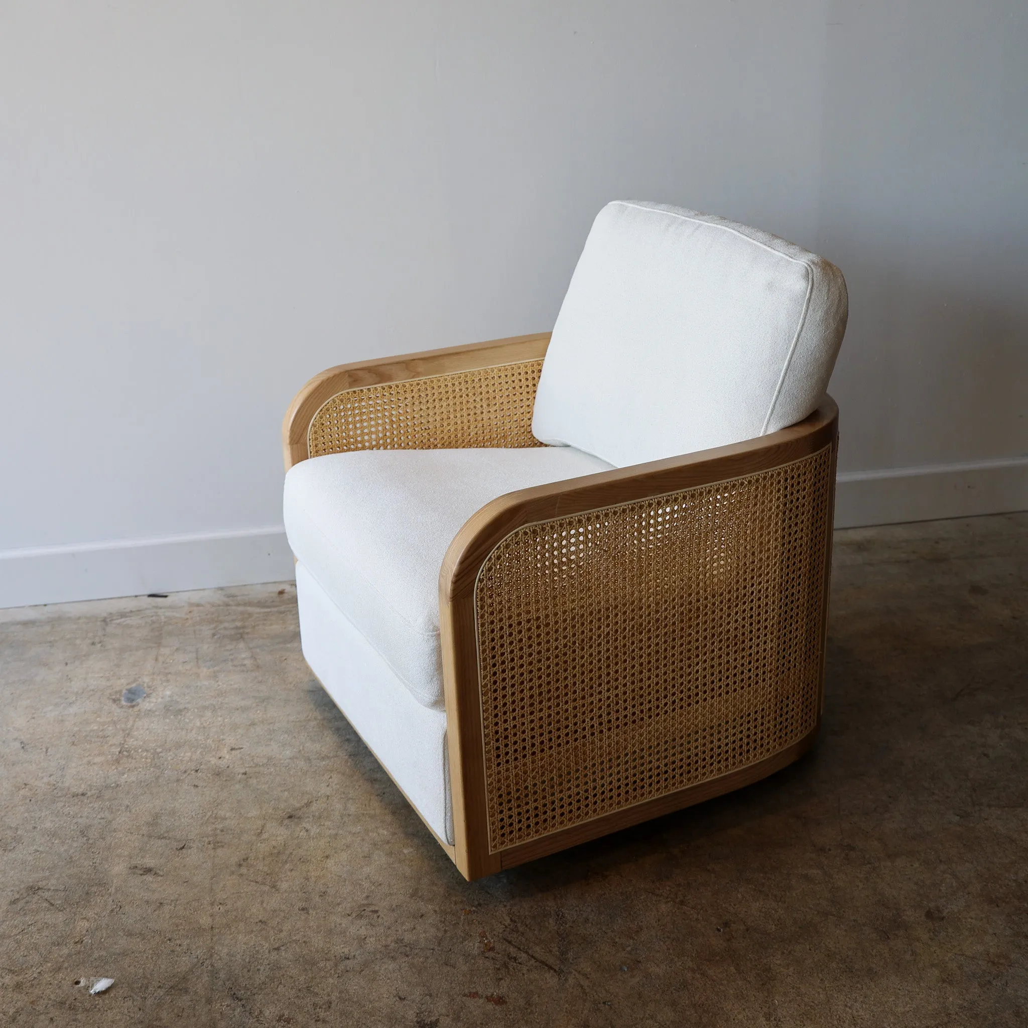 Savannah Swivel Chair