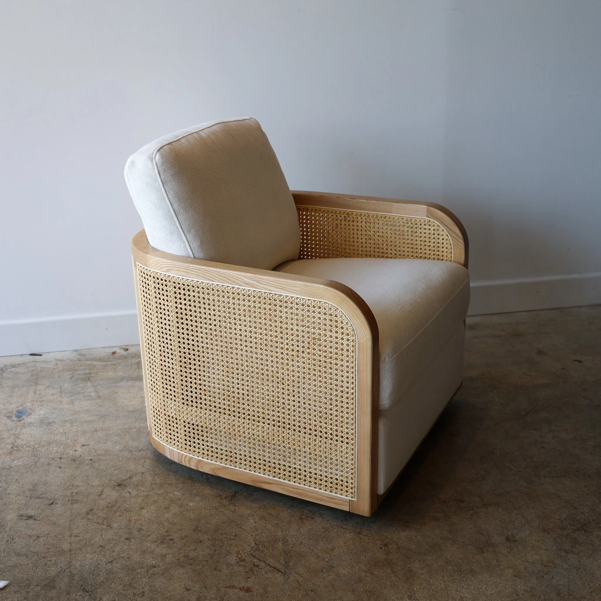 Savannah Swivel Chair