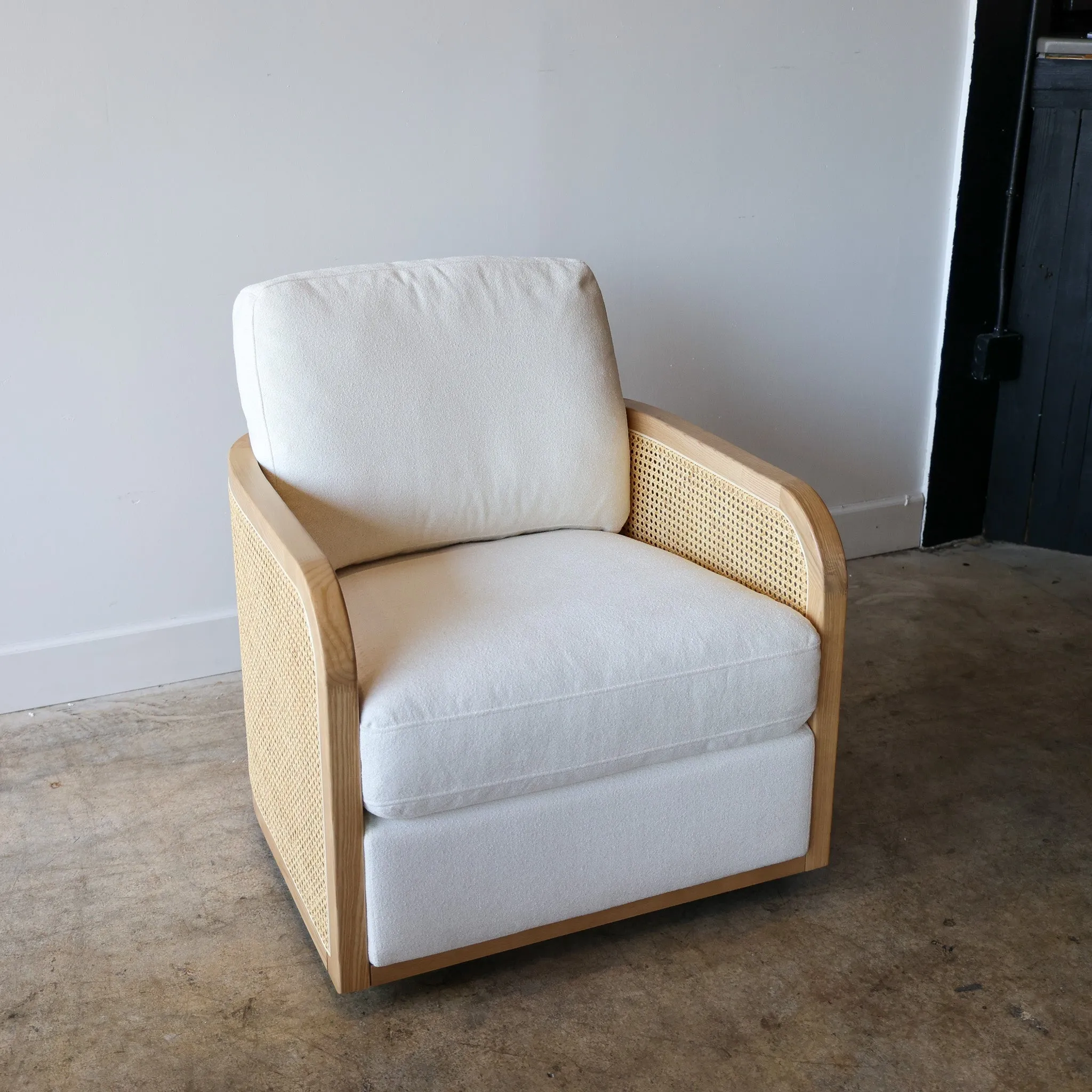 Savannah Swivel Chair