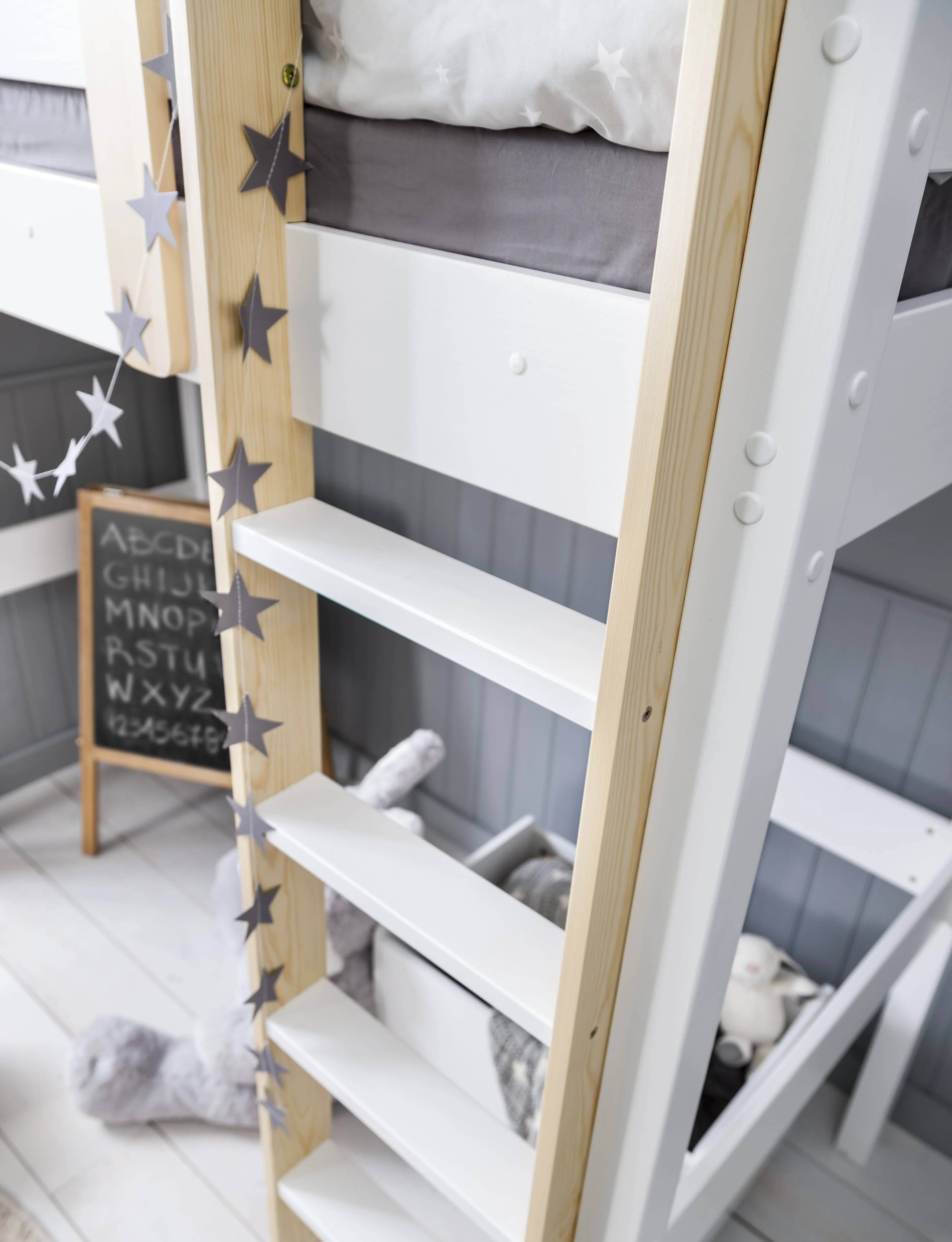 Una Highsleeper Cabin Bed in Classic White