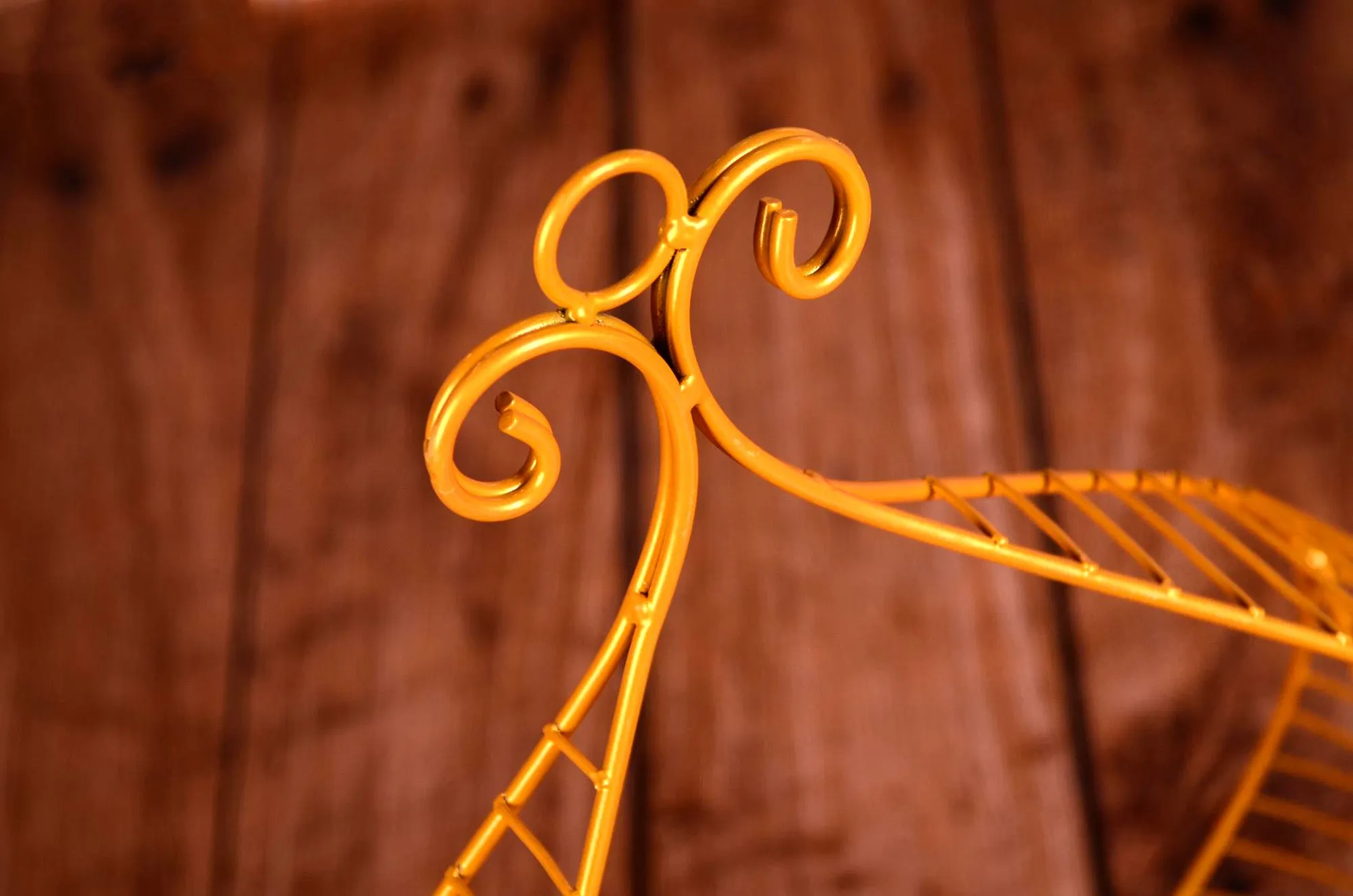 Vintage Bed - Hanging Drop - Gold